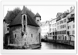 Vieille Ville Annecy 4K UHD Wallpaper for Widescreen and UltraWide Desktop, UltraHD TV, Smartphone, Tablet